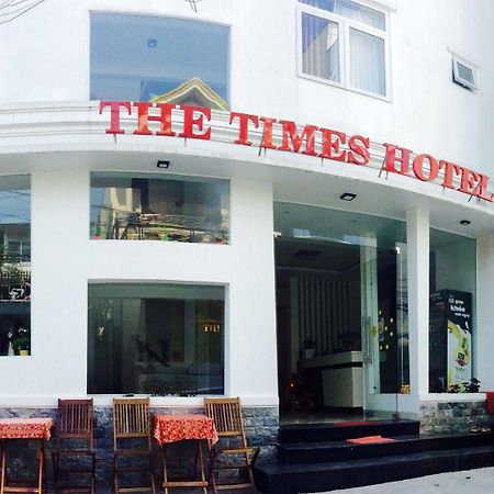 The Times Hotel Hue Bagian luar foto