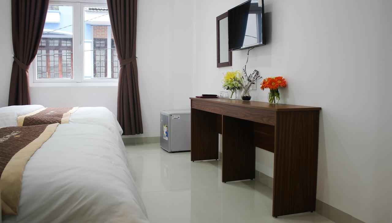 The Times Hotel Hue Bagian luar foto