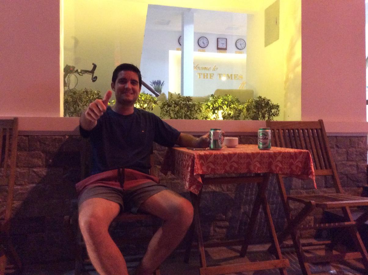 The Times Hotel Hue Bagian luar foto