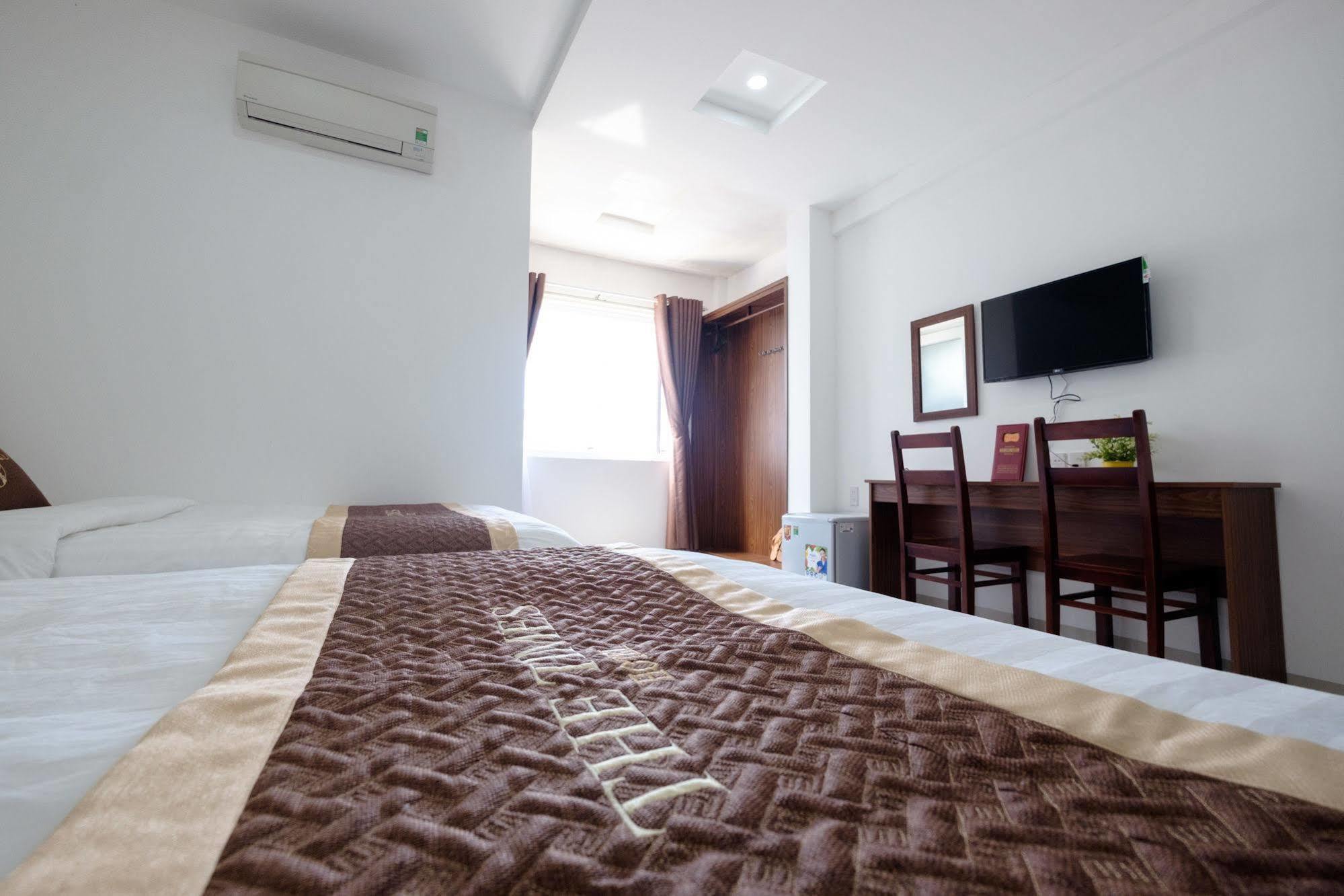 The Times Hotel Hue Bagian luar foto