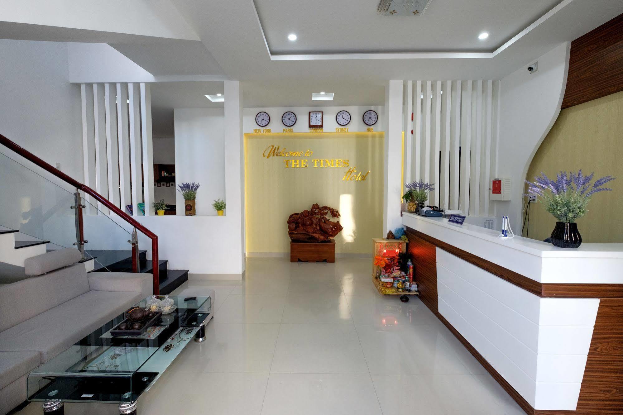 The Times Hotel Hue Bagian luar foto