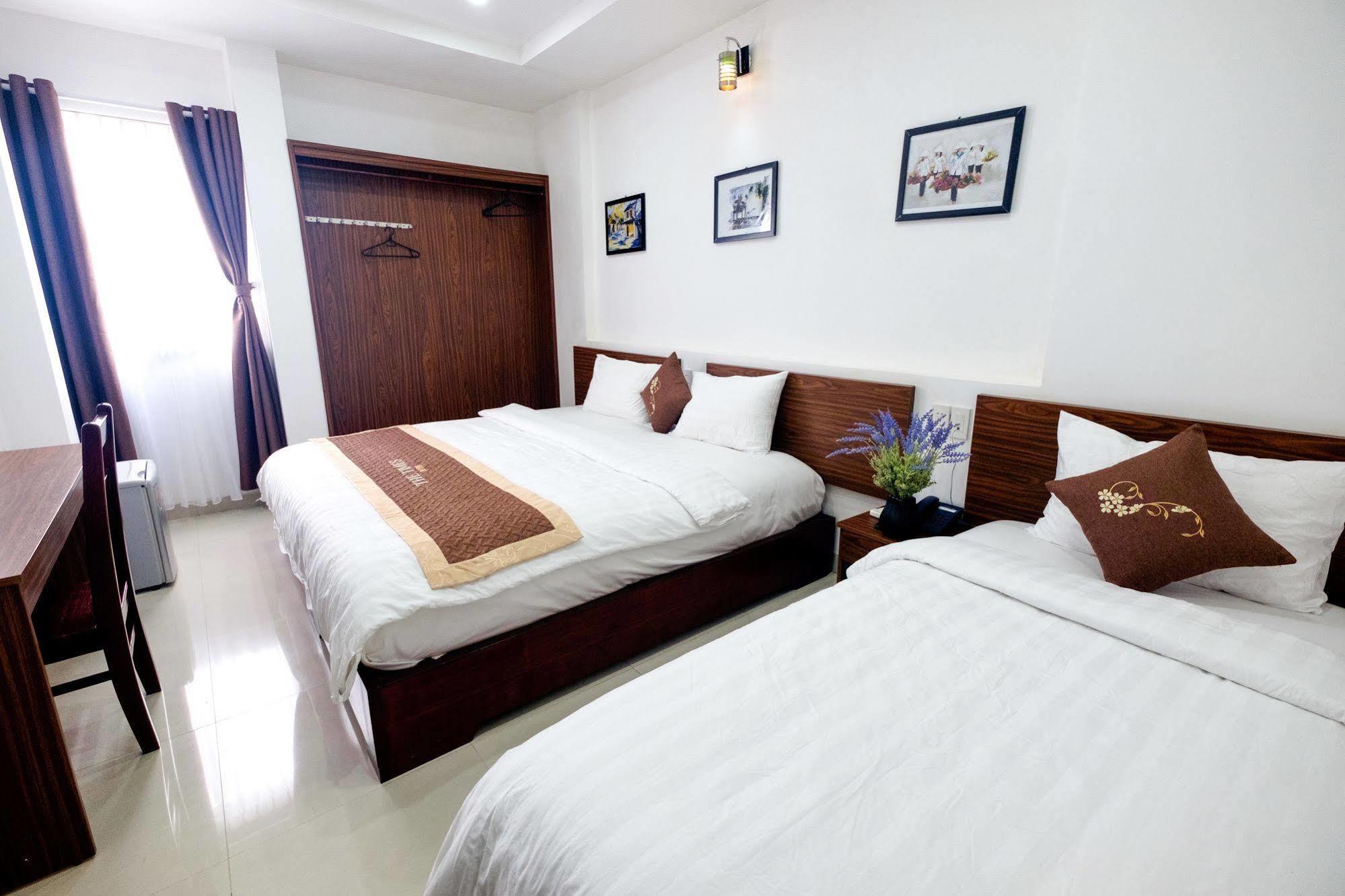 The Times Hotel Hue Bagian luar foto